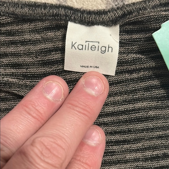 Women's Black Striped Top - Picture 3 of 6